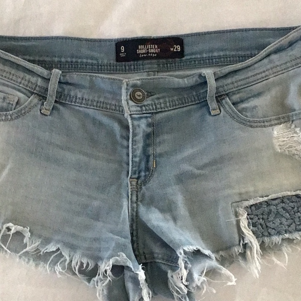 Hollister size 9 short-short low rise